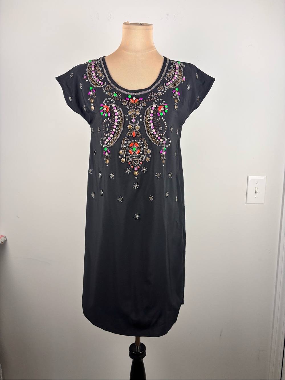 Anthropologie Medium Yumi Beaded Chiaroscuro Shift Mini Dress Embellished Black